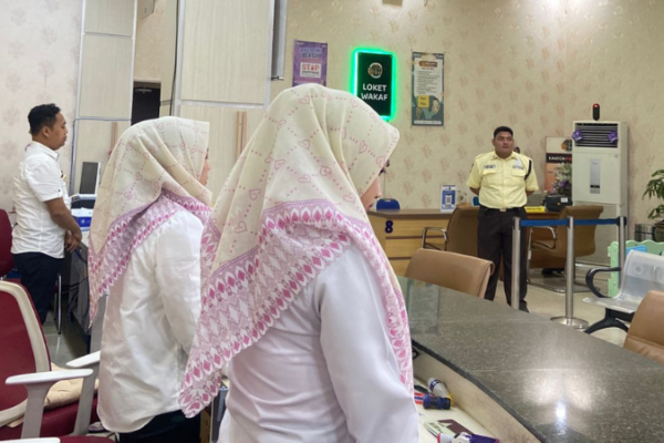 Kantor Pertanahan Kabupaten Pati Gelar Briefing Petugas Loket Sebelum Pelayanan dimulai pada 18 Juni 2025