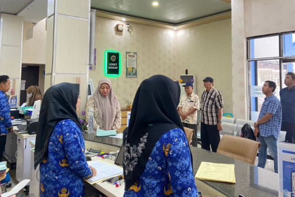 Kantor Pertanahan Kabupaten Pati memperdengarkan Lagu Kebangsaan Indonesia pada 2 Juni 2025